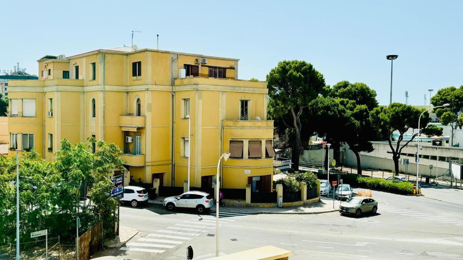 Sunshine Apartment - Appartamento Vicino Al Mare, Cagliari, Sardinia Extérieur photo