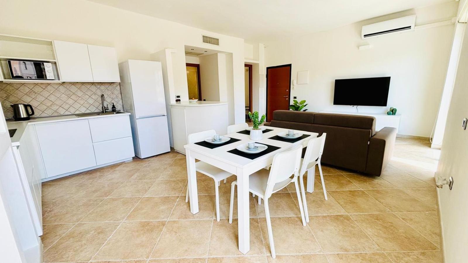 Sunshine Apartment - Appartamento Vicino Al Mare, Cagliari, Sardinia Extérieur photo